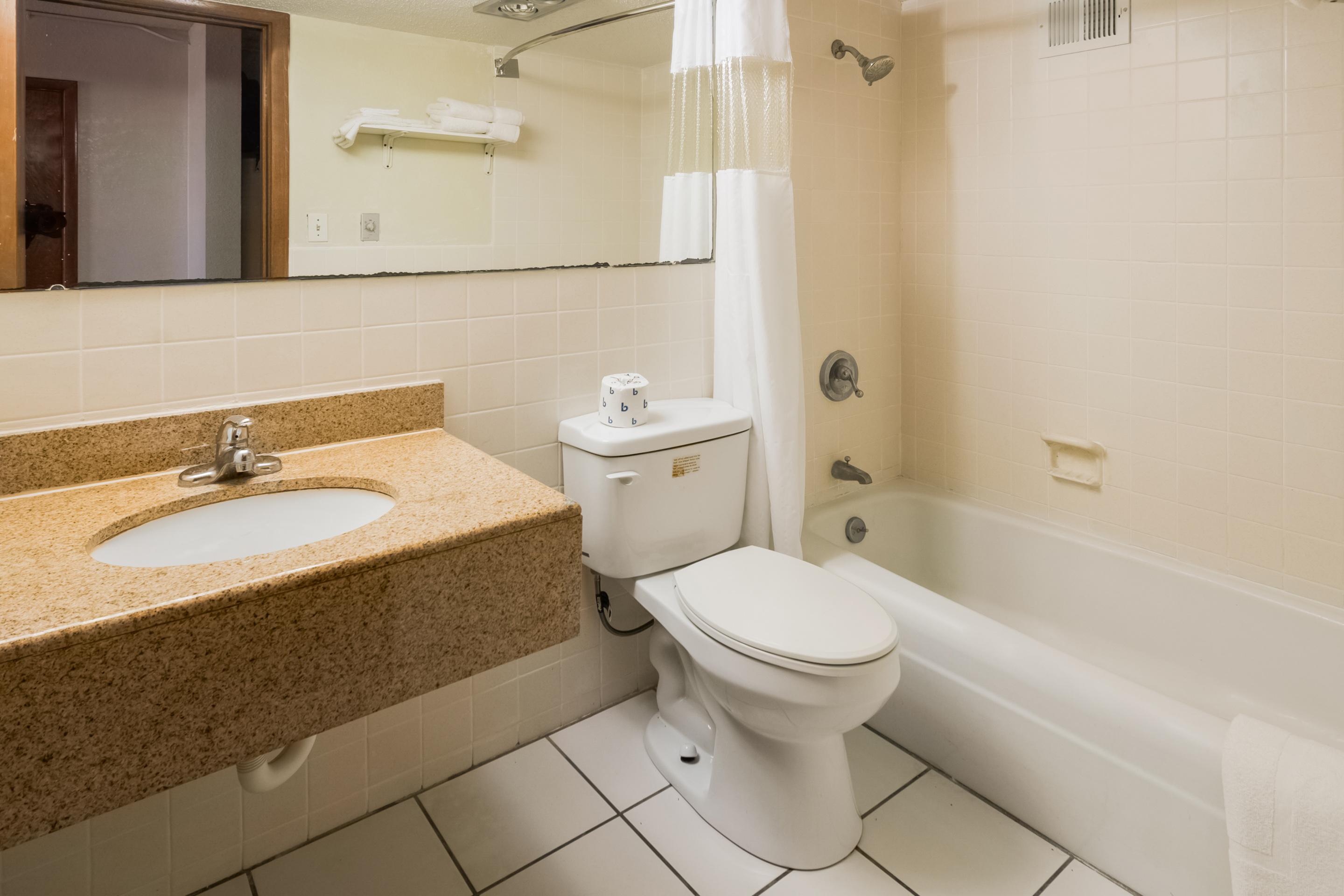 Oyo East Peoria I-74 Hotel