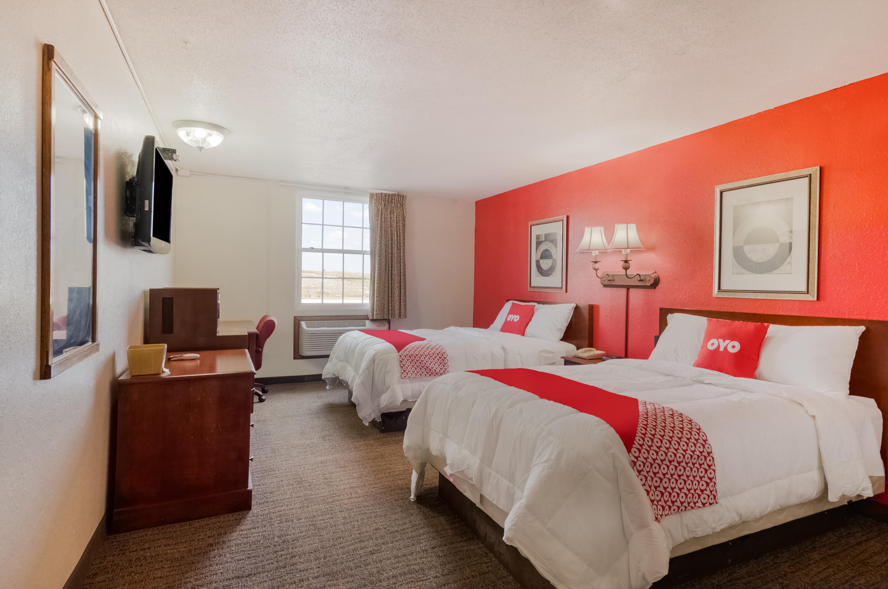 Oyo East Peoria I-74 Hotel